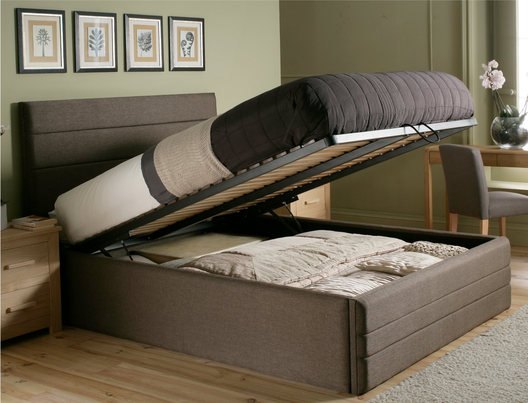 кровать с встроенным матрасом и подъемным механизмом